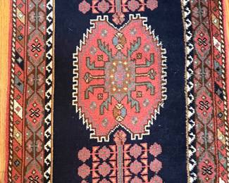 C18 - $125. Beautiful Runner. Measures 27.25" x 117". 