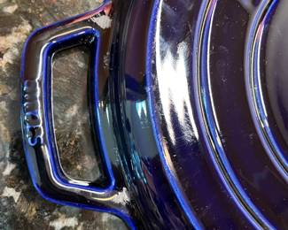 C19 - $225. Staub Made in France #28. 7 Qt Cast Iron Braise & Grill. 