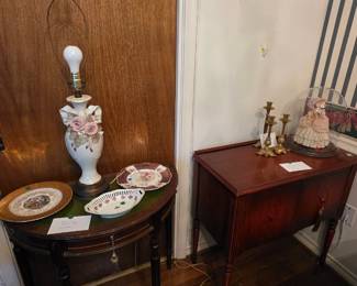Demilune table with green leather