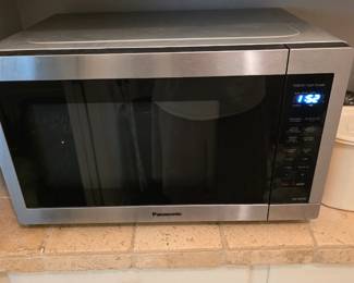 Microwave and multiple kitchen appliances
