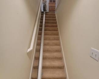 PRESALE ITEM -$500 HANDICARE STAIR LIFT XS;40003  YEAR -2019 THIS ON 14 STEPS INCLUDING TOP.  USUALLY THESE ARE ADJUSTABLECALL JENNIE AT 816-726-2696 TO SEE AND PURCHASE