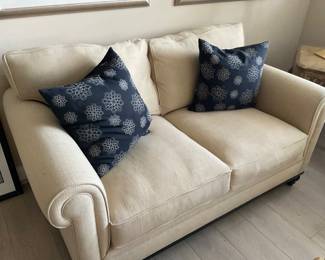 Loveseat 