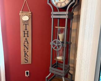 Floor clock