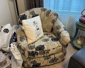 Floral accent chair