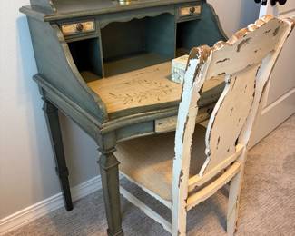 Small writing desk