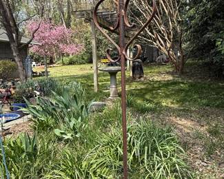 Wrought Iron Heart Garden Stake with Bird Bath