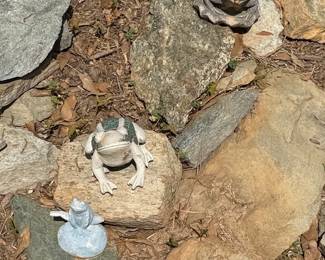 Garden Frog Statues Set