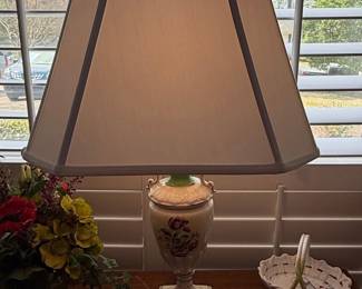 Vintage George & Martha Washington Hand-Painted Porcelain Table Lamp