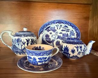 Blue Willow Teapot, Cup, Saucer, and Tray Set