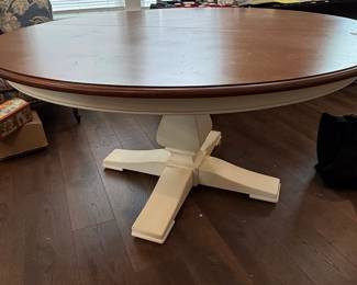 Ethan Allen Round Pedestal Dining Table with Leaf