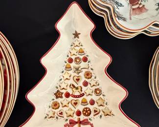 Villeroy & Boch Winter Bakery Delight Christmas Tree Shaped Serving Platter