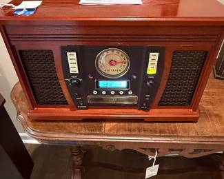 Victrola The Aviator Signature Record Player (Model VTA-754B)