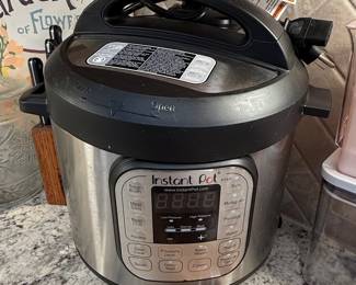 Instant Pot IP-DUO 6-Quart Pressure Cooker