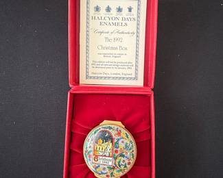 Vintage Russian Palekh Lacquer Box