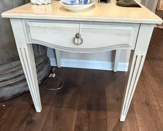Ethan Allen French Provincial Louis XV Cream Lacquered Maple Side Table