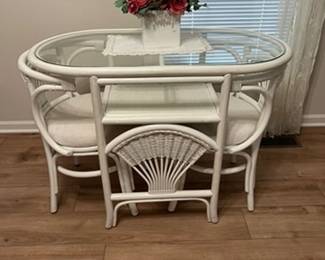 Wicker Honeymoon Dinette Set Beautiful