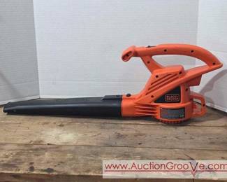 1 Black  Decker Leaf Blower. Works