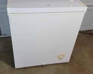 1 KENMORE Chest Freezer