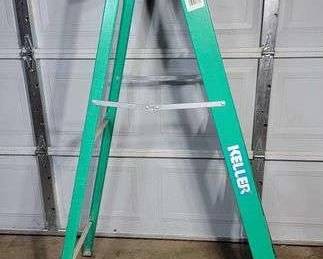 1 KELLER Ladder COMMERCIAL USE MEDIUM DUTY 222 LBS