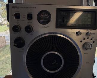 National Panasonic RF-1150 "Cougar 115" 6-Band Communications Receiver