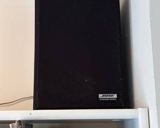 Bose Interaudio 2000 Bookshelf Speaker
