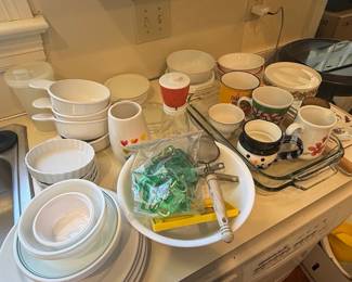 Assorted Kitchenware Lot