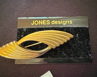 Jones Designs Gold-Tone Abstract Brooch