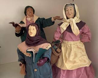 Byers' Choice Carolers