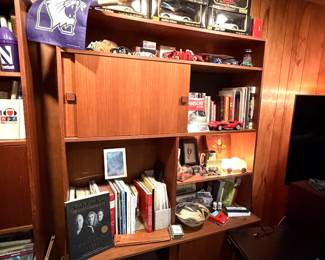 Mid Mod Display Cabinet (3)