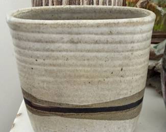 Stoneware Pottery Peg Tootelian