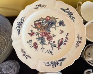 Wedgwood "Williamsburg Potpourri" Plate