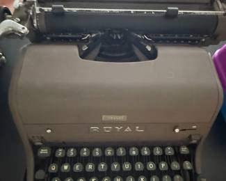 Royal HH Portable Typewriter