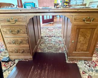Antique Oak Writing Desk with Quarter-Sawn Figuring
