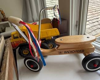 Radio Flyer Classic Wooden Scooter