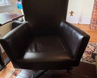 Brown Leather Executive Swivel Chair