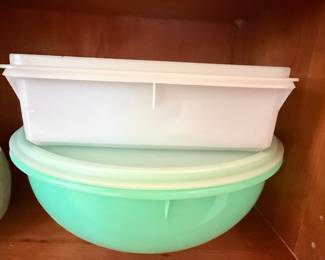 Vintage Tupperware Lettuce Keeper Crisper with Lid