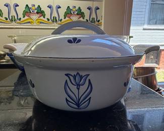 Vintage DRU Holland Blue Tulip Enamel Cast Iron Dutch Oven