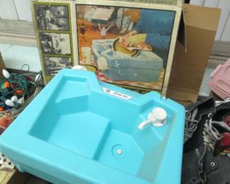 vintage travel sink with  box