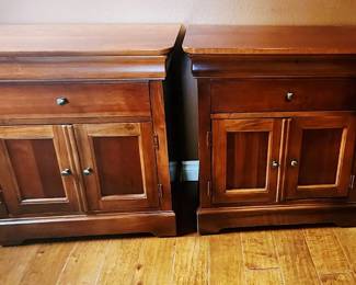 Carlisle Collection Nightstands