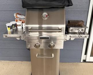 KitchenAid Gas Barbecue Grill with Accessories
