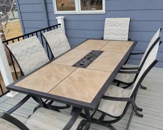  011 Patio Table, Chairs  Cover