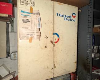 Vintage Delco Advertising Chest