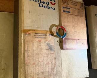 Vintage Delco Advertising Chest