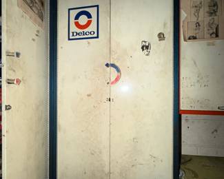 Vintage Delco Advertising Chest