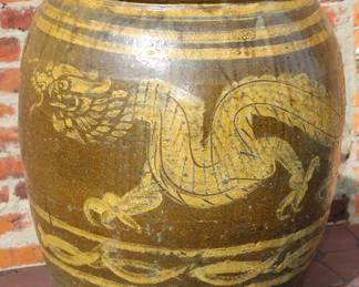 Large Dragon Pot