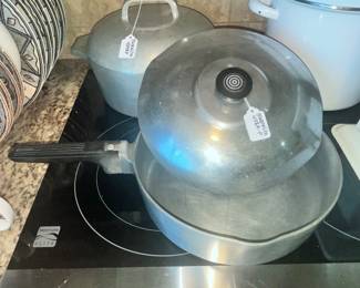 WAGNER MAGNALITE SKILLET w/ LID