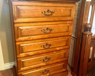 MATCHING LIFT-TOP CHEST