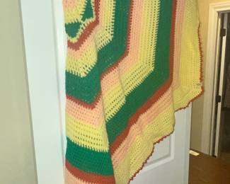 LARGE KNITTED THROW