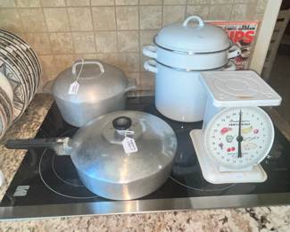 ENAMEL WARE DOUBLE BOILER & VINTAGE MAGNALITE