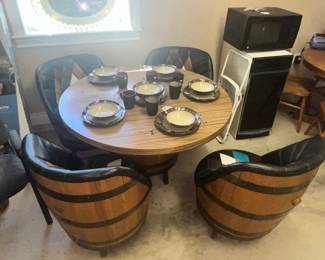 1970'S GENUINE KENTUCKY BOURBON BARREL GAME TABLE & CHAIRS